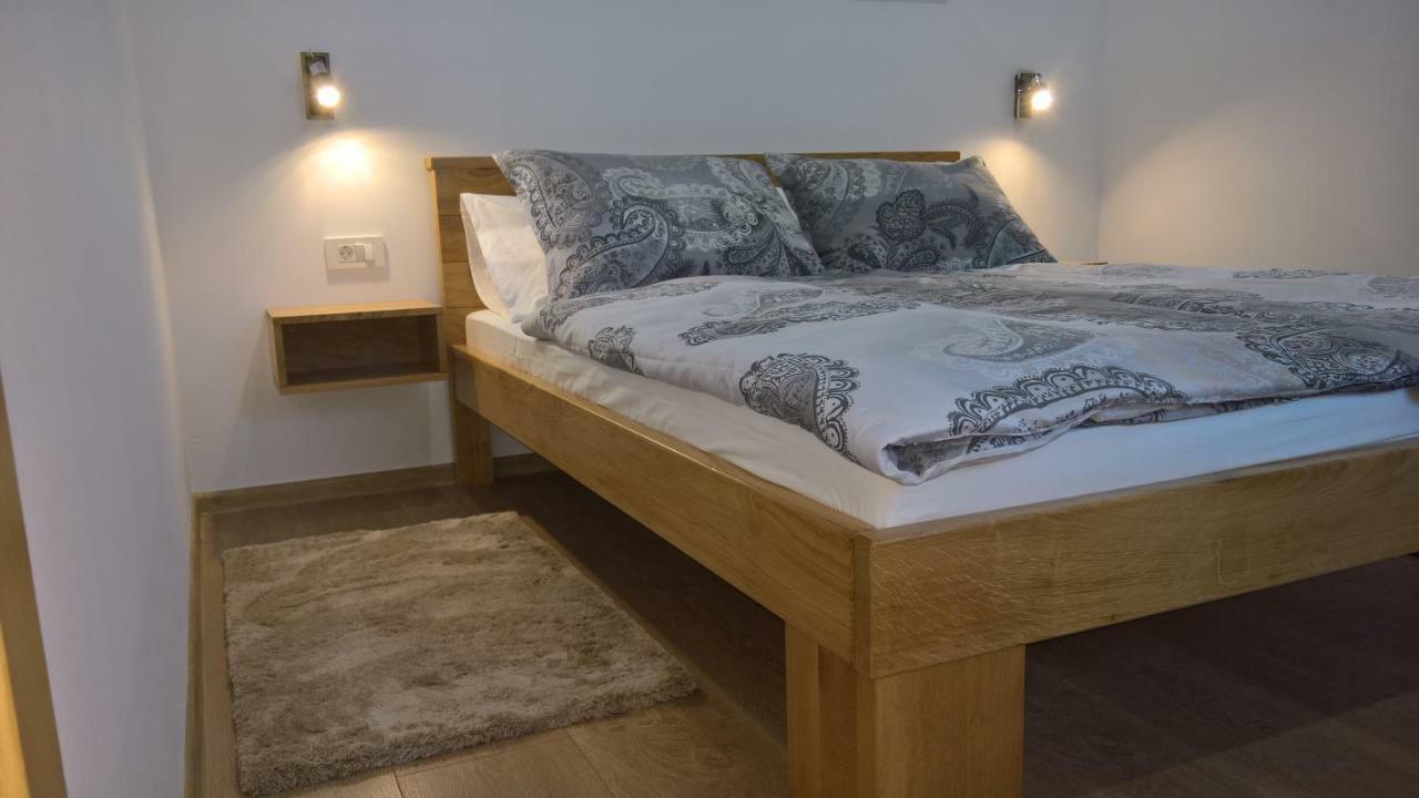 Apartments Woodnotes Licko Petrovo Selo Экстерьер фото